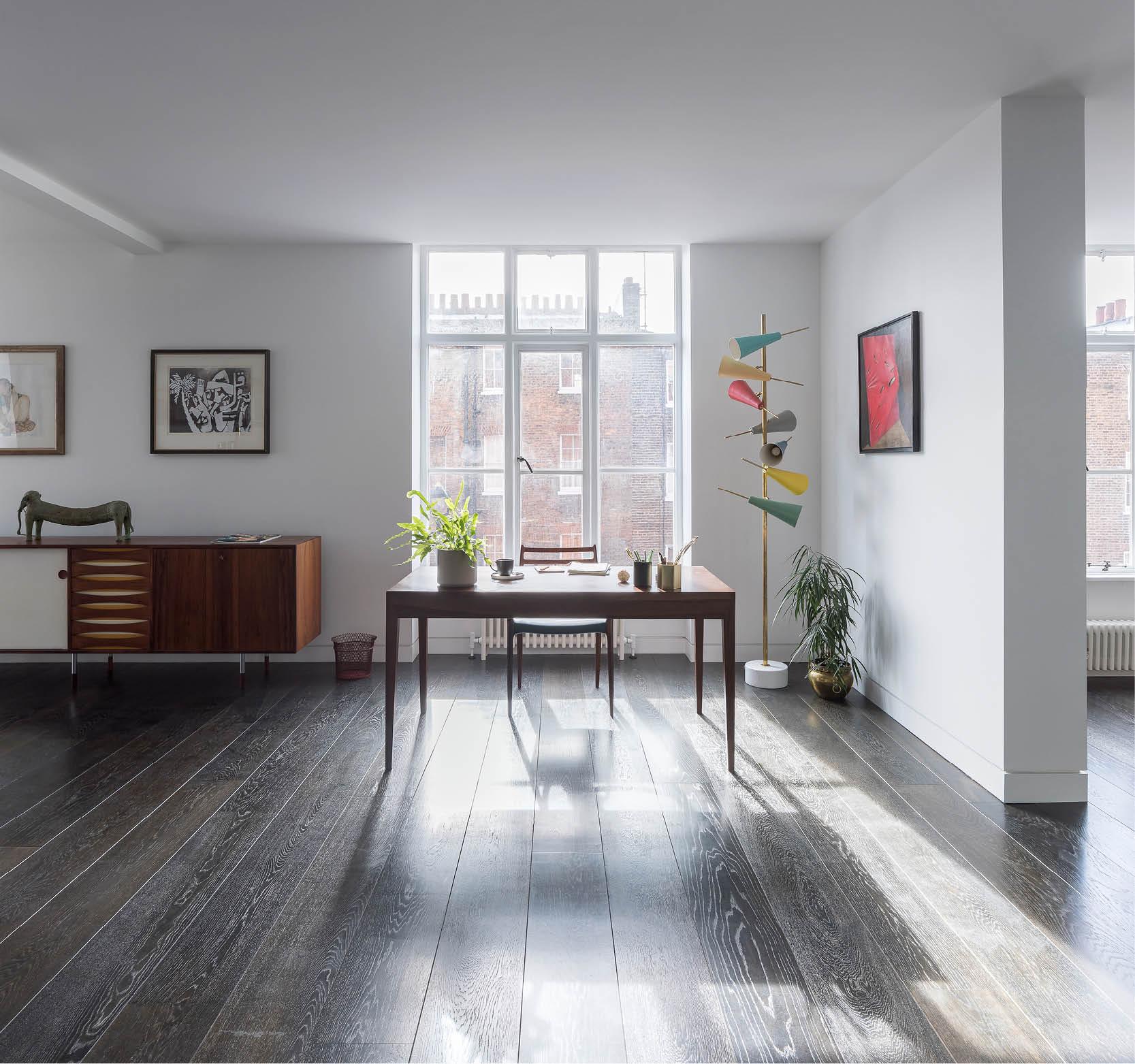 This Refurbished Victorian London Flat Showcases an Extensive Art Collection