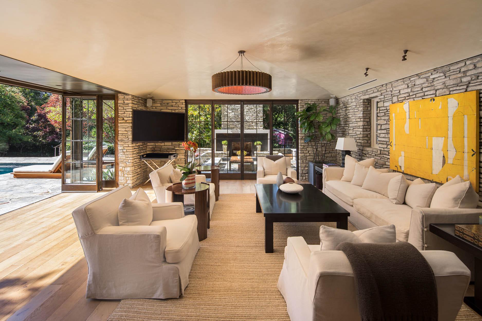 Inside the Luxurious Home Jennifer Aniston and Brad Pitt Once Shared