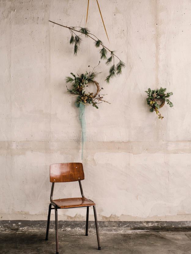 This is How You Should Wrap Your Christmas Presents with Flora and Fauna