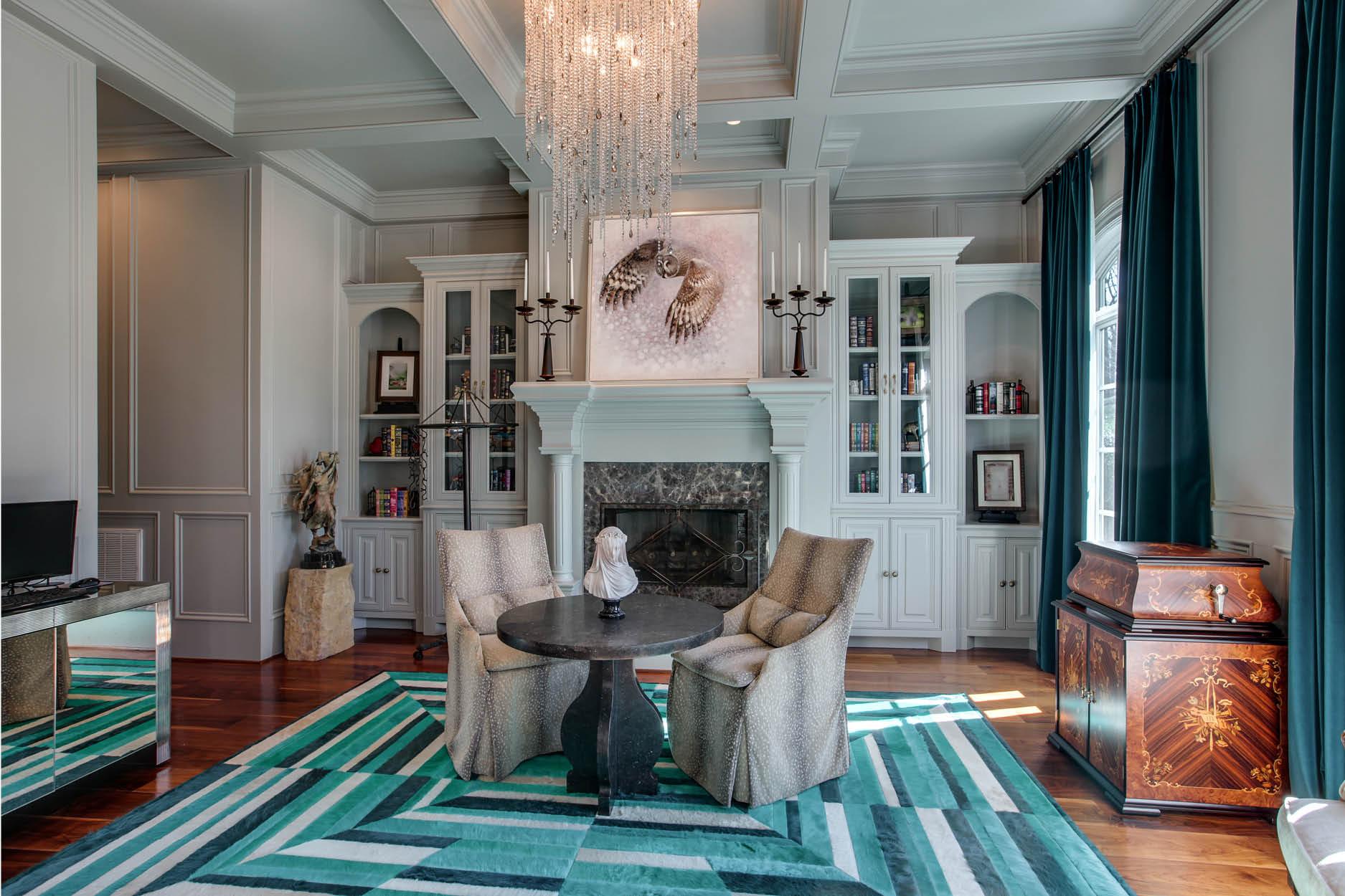 Step Inside Kelly Clarkson's Stunning Tennessee Lakeside Mansion