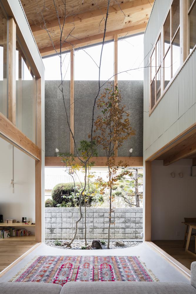 為一家四口打造的純樸綠化家居！日本大阪森系住宅散發自然氣息 