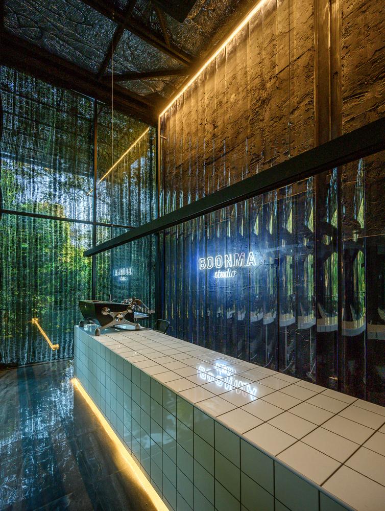 泰國清邁必去新景點！隱藏在森林中的玻璃屋咖啡店