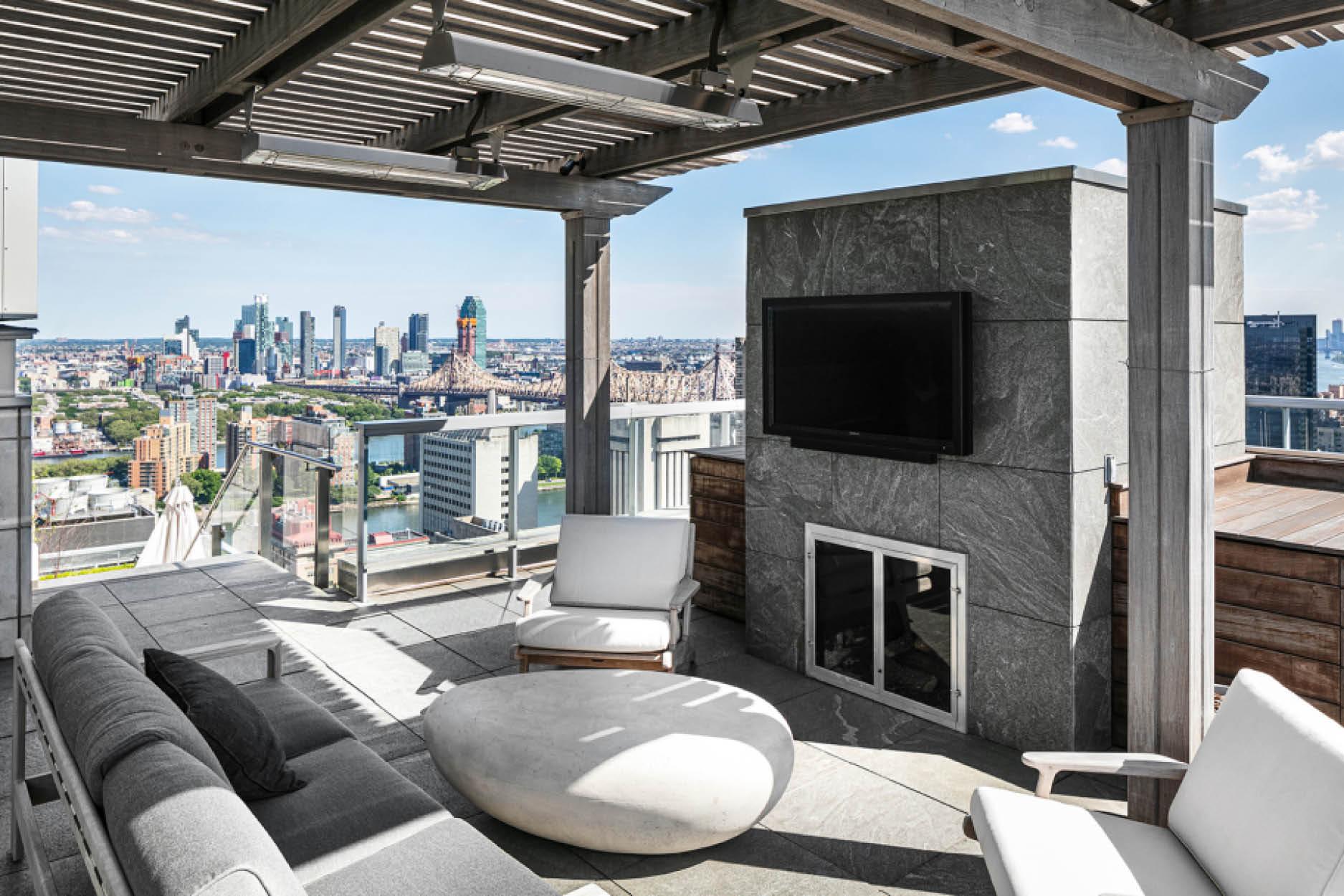 Inside Jennifer Lawrence’s Elegant Manhattan Penthouse