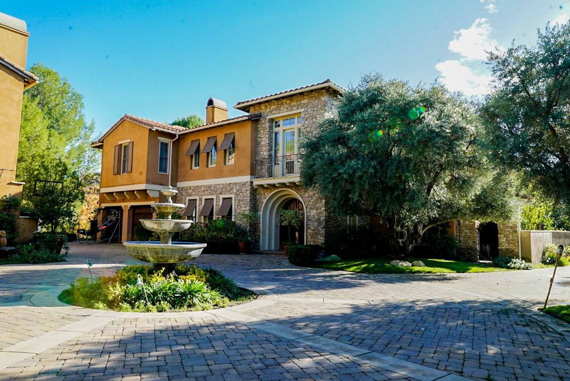 Inside Selena Gomez’s Breathtaking Calabasas Estate