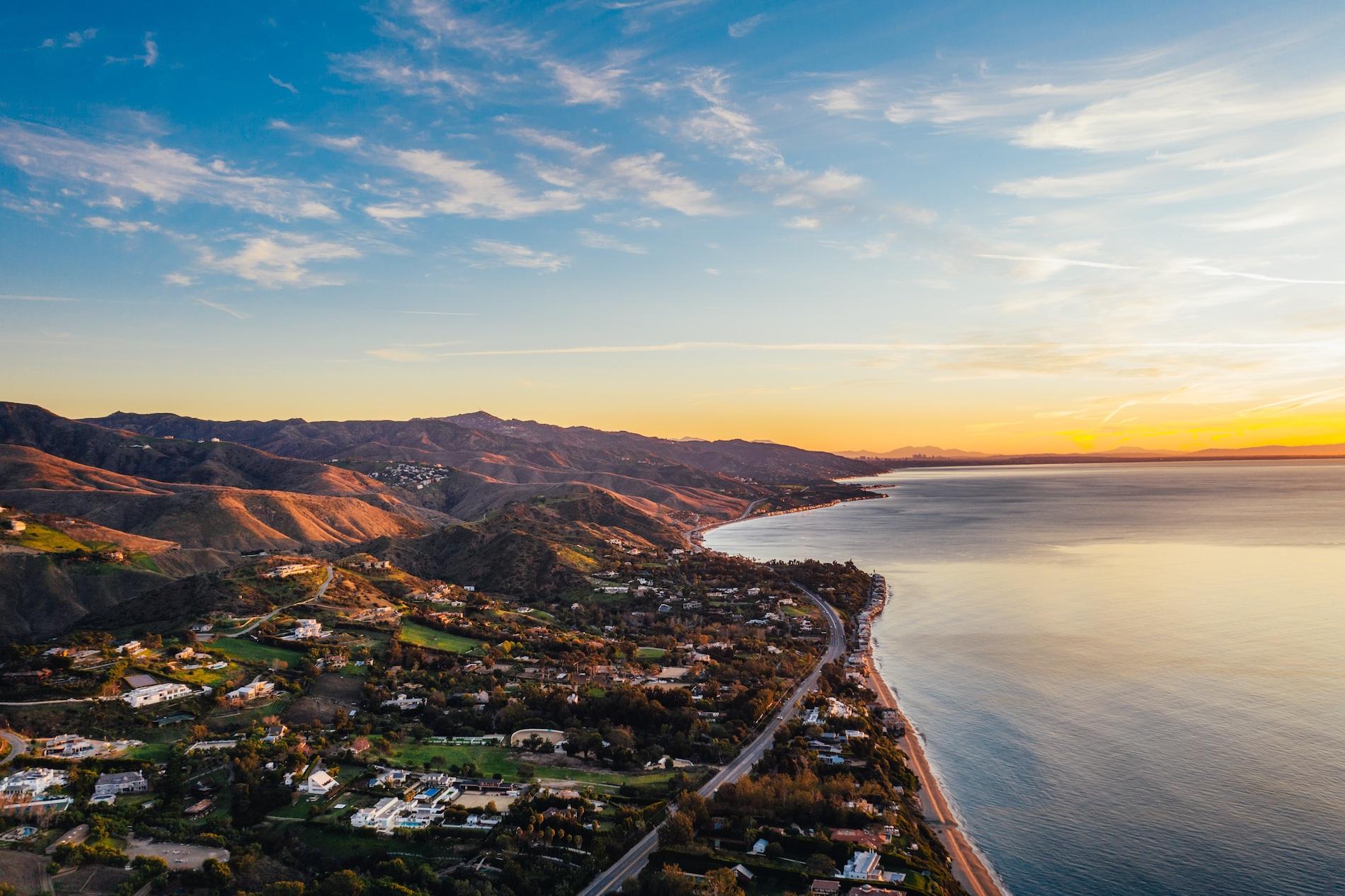 Inside a Magnificent All-White Mansion in Malibu