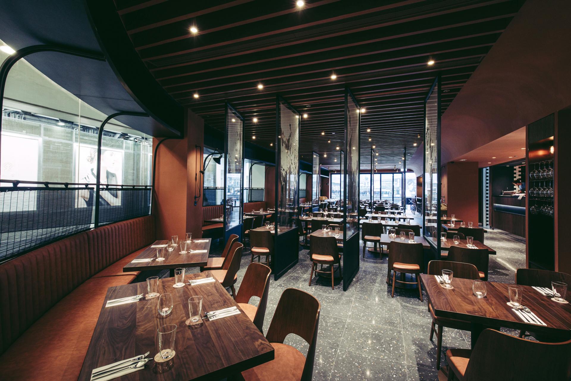 米芝蓮星級餐廳Amelia，讓你體驗在香港臨海用餐的魅力