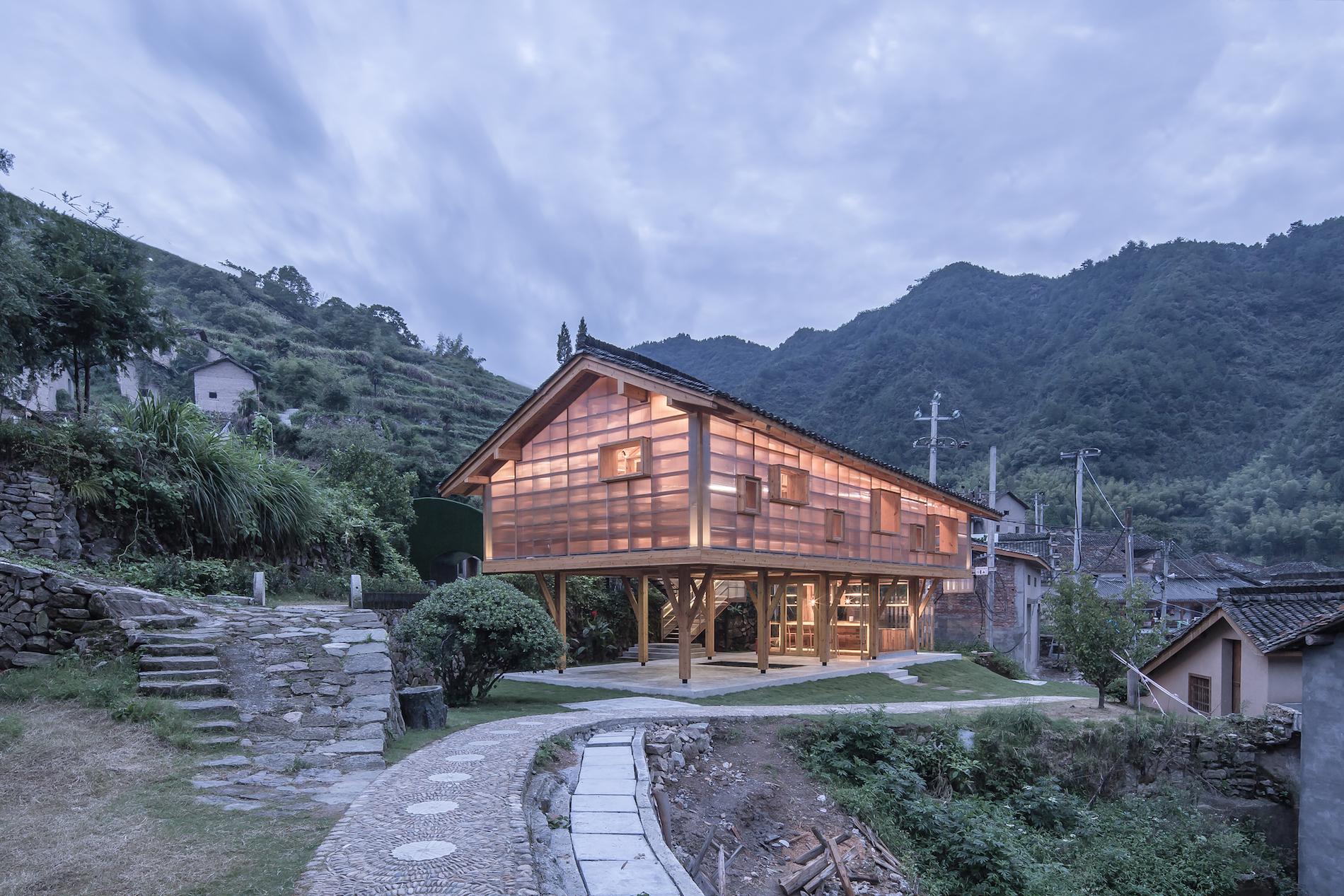 A Wood-Framed Oasis Nestled in an Ancient Mountain Forest in Wuyi