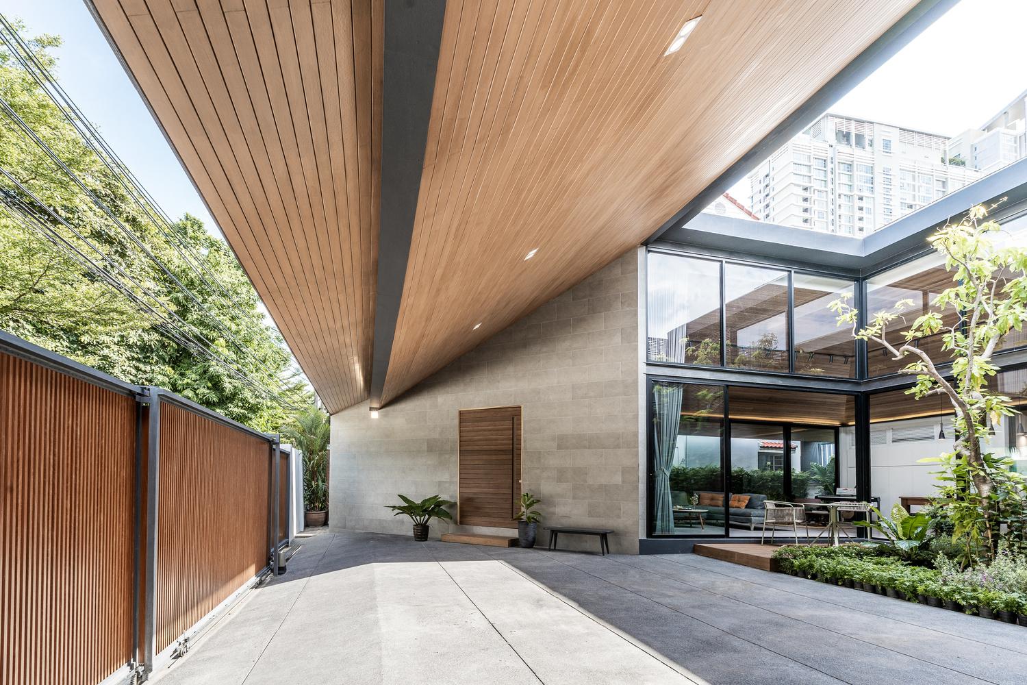 This Family Oasis in Bangkok is Bathed in Light and Timber