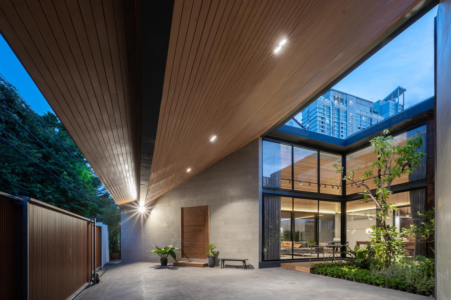 This Family Oasis in Bangkok is Bathed in Light and Timber