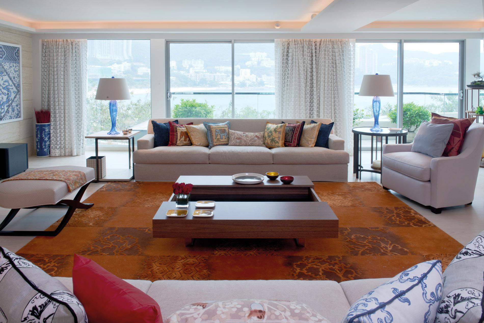 Making a Splash: A Colourful Repulse Bay Home Made for Entertaining