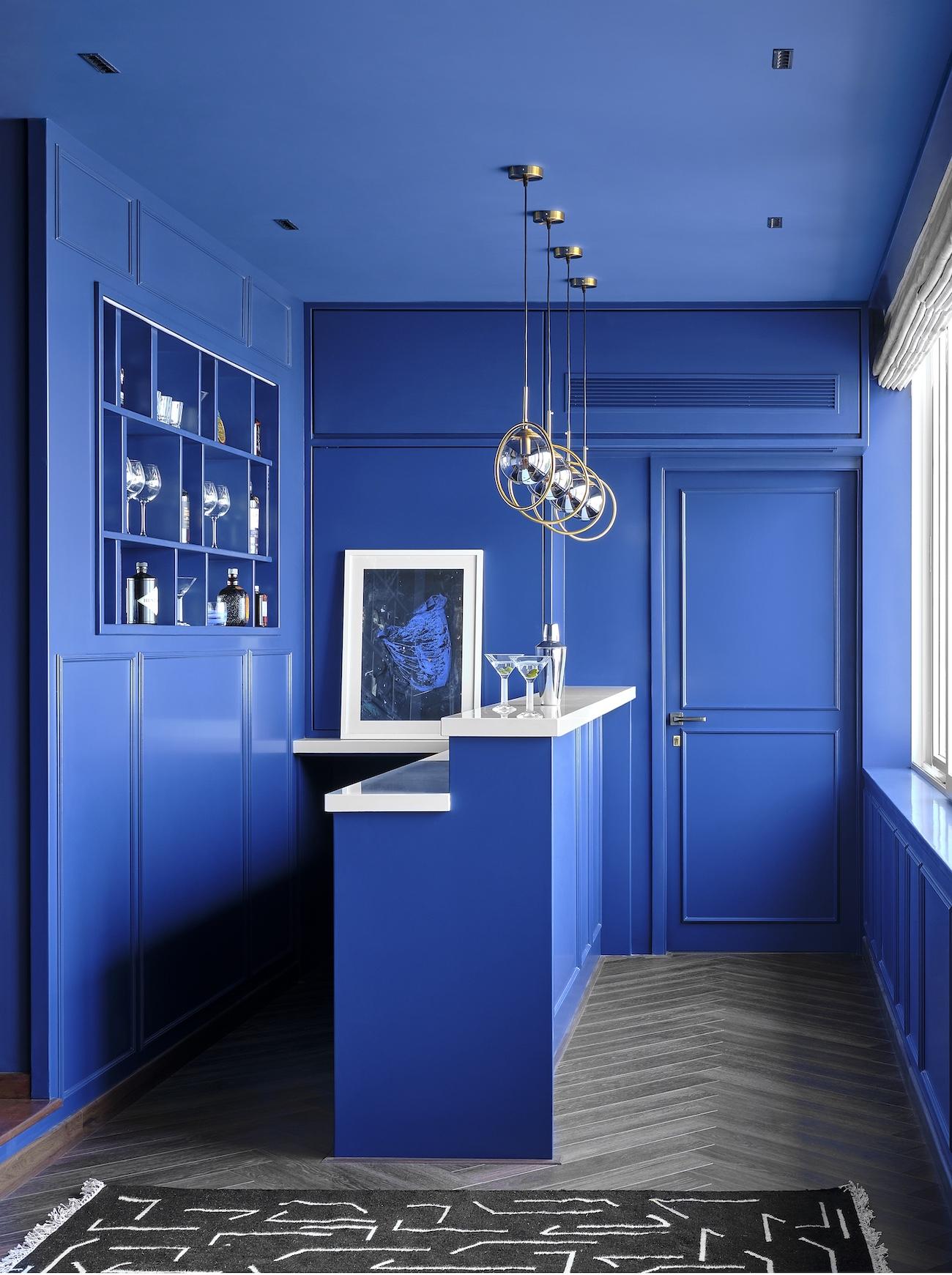 True Blue: A Couple’s Empty Nest in Mumbai is Transformed into a Lively Haven