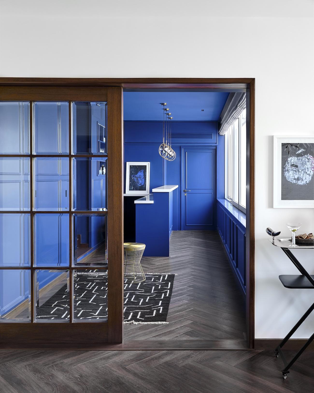 True Blue: A Couple’s Empty Nest in Mumbai is Transformed into a Lively Haven