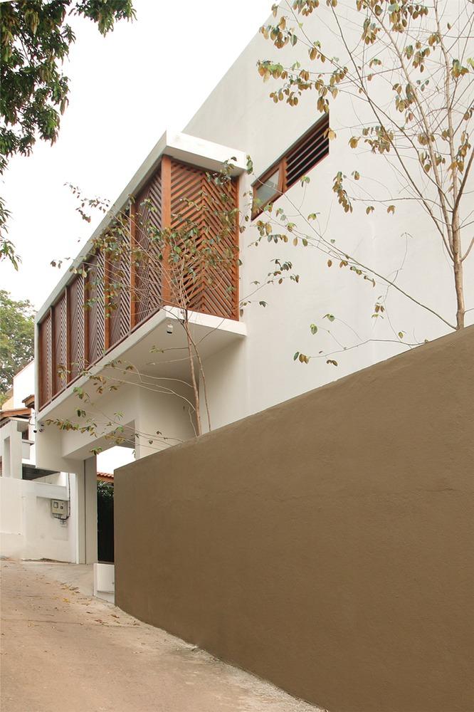 A Sprawling Newlywed Residence for a Young Sri Lankan Couple