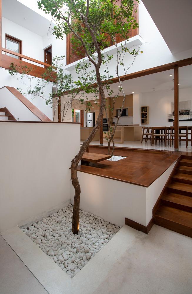 A Sprawling Newlywed Residence for a Young Sri Lankan Couple