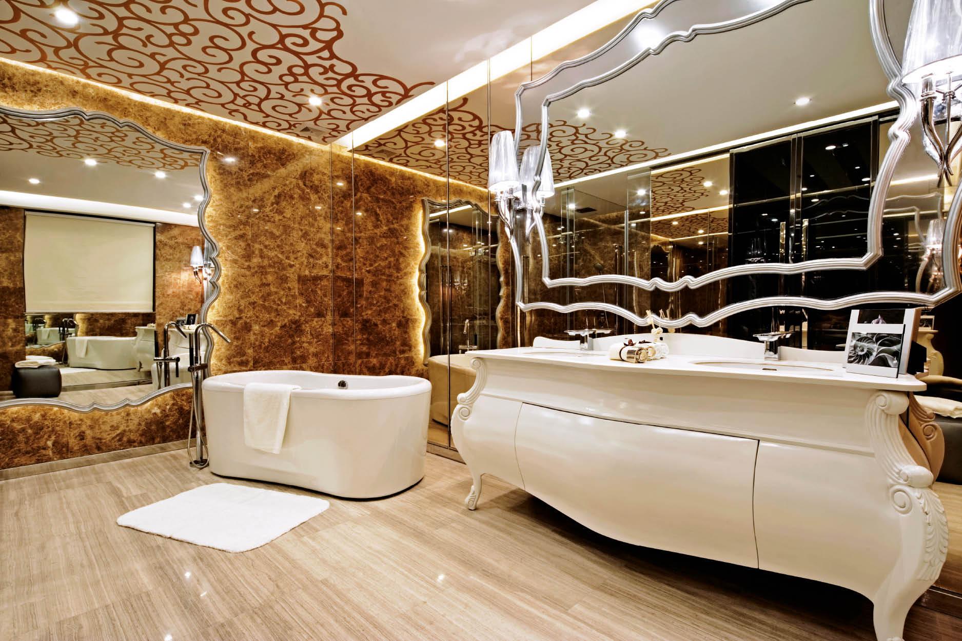 Step Inside a Luxurious Jiangsu Province Residence