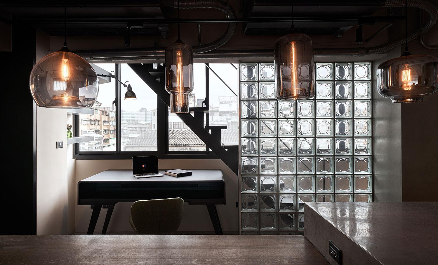 A Perfect Home Office Design in this Taipei Apartment