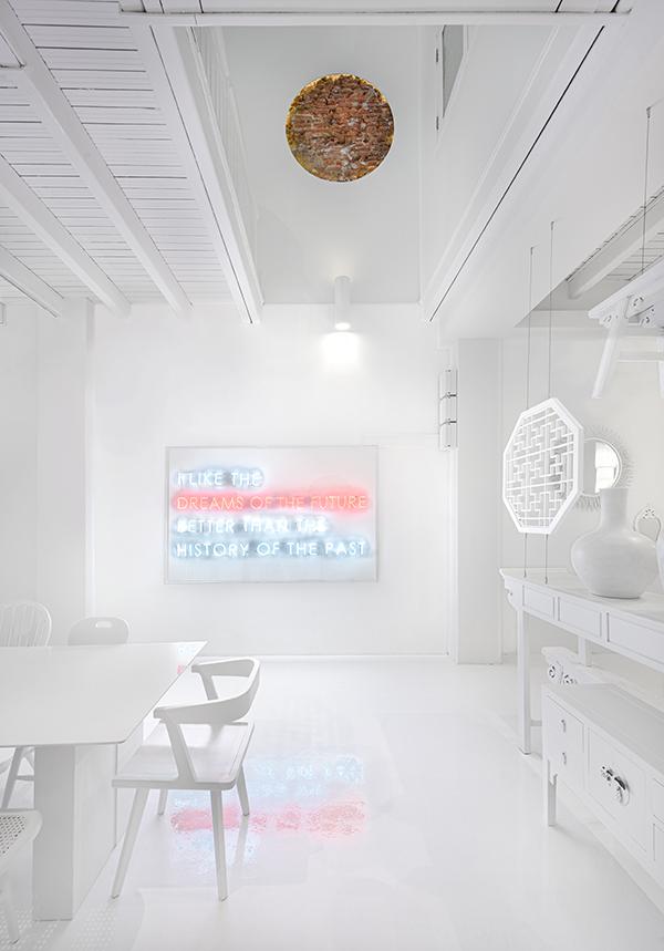 A White Beauty in Singapore at Canvas House