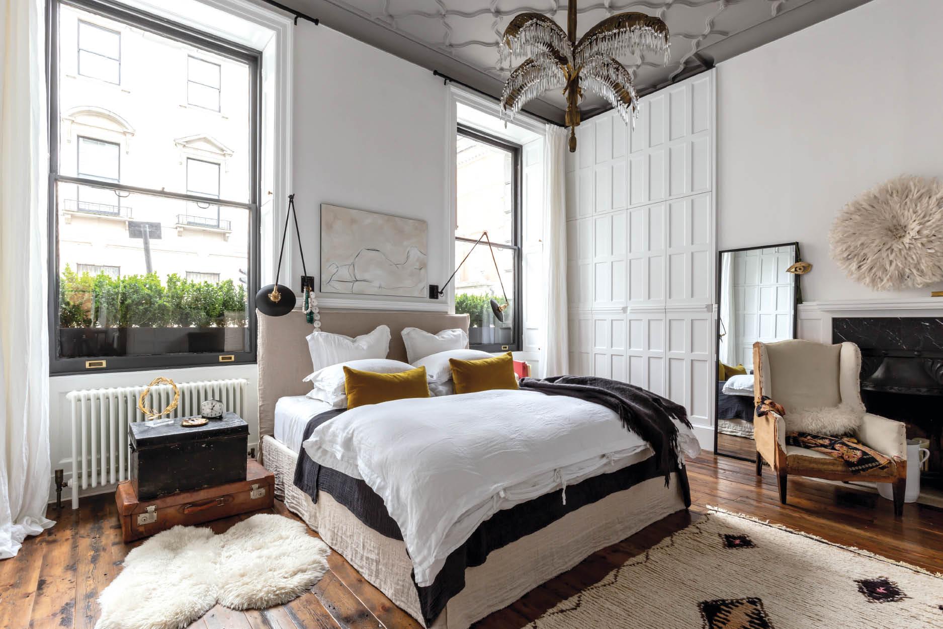 This 1,200sqft Historic Flat in London is Upgraded with Impeccable Flair