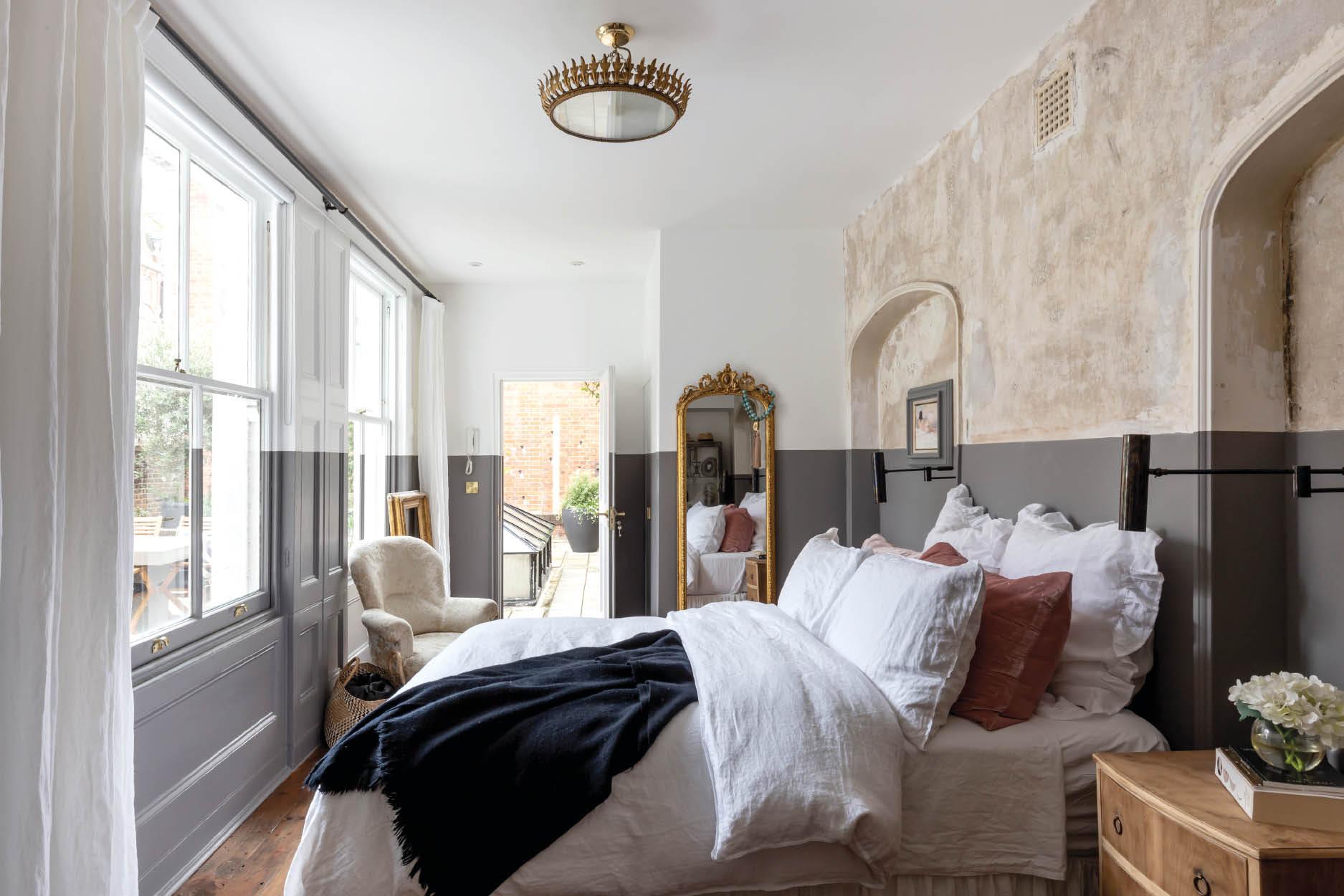 This 1,200sqft Historic Flat in London is Upgraded with Impeccable Flair