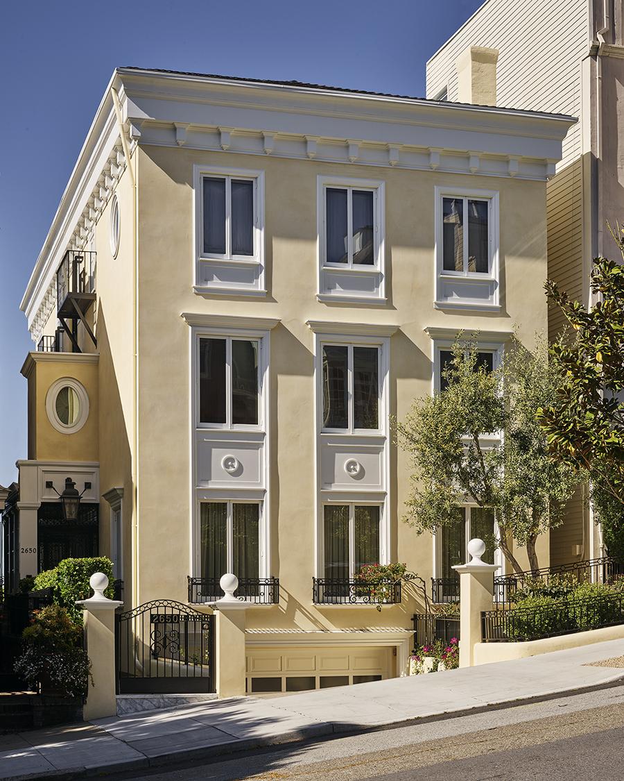 A San Francisco Residence Celebrates Classical Elements and Ancient Architecture 