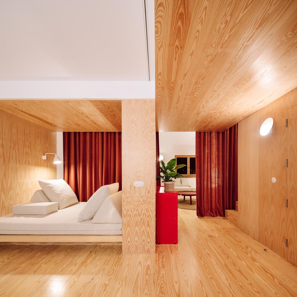 迷人矚目的木系安樂窩，以靈活配置打造多功能生活空間