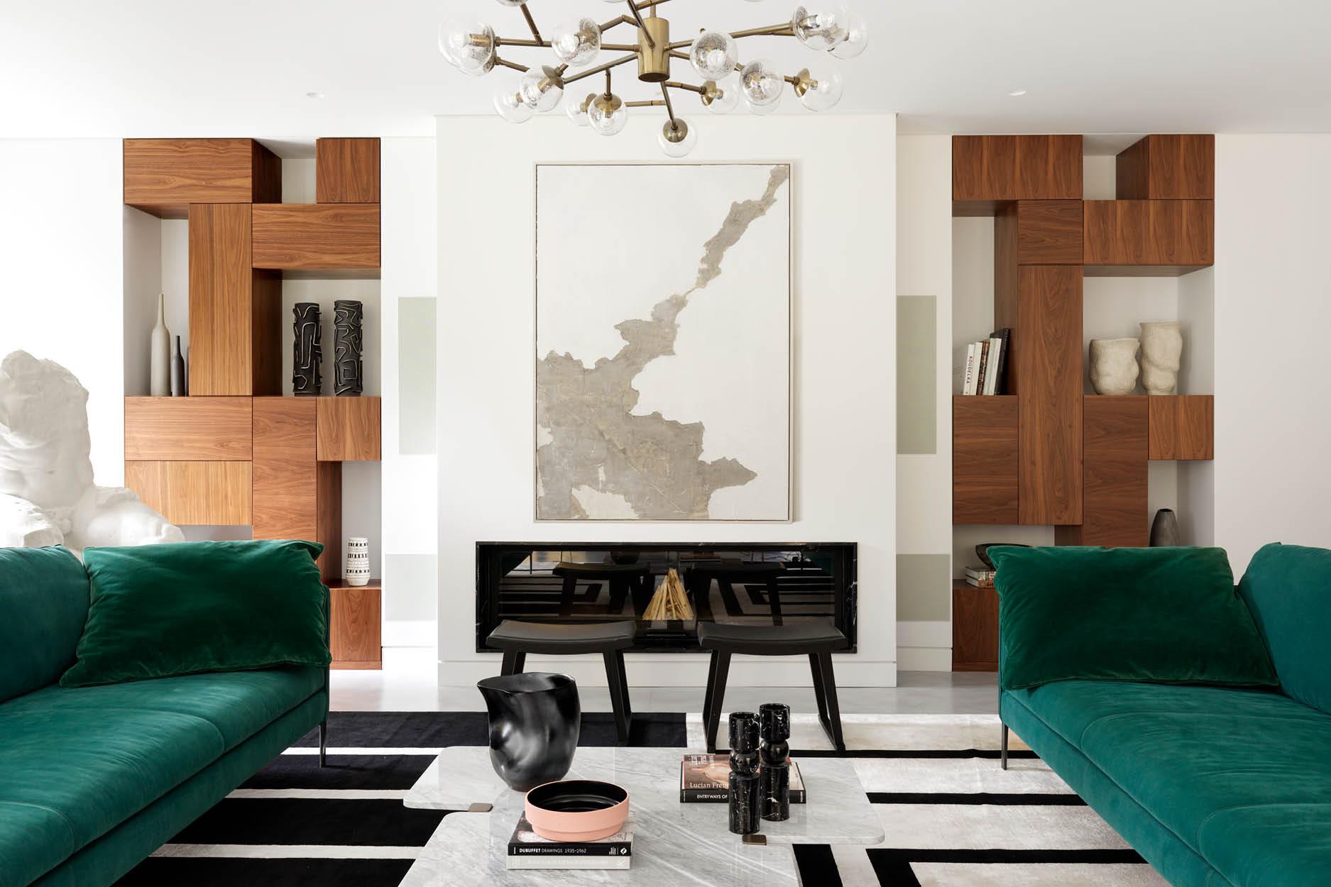 This Art-Filled Manor Succinctly Blends Eclectic Conviviality with Sophisticated Flair
