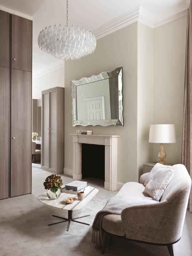 Experience Parisian Chic inside this Luxurious Pied-à-Terre