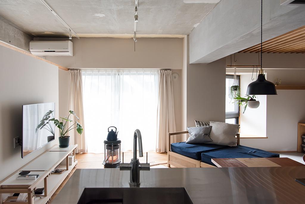 寬敞愜意的單身住所，東京改造公寓展現美好生活願景