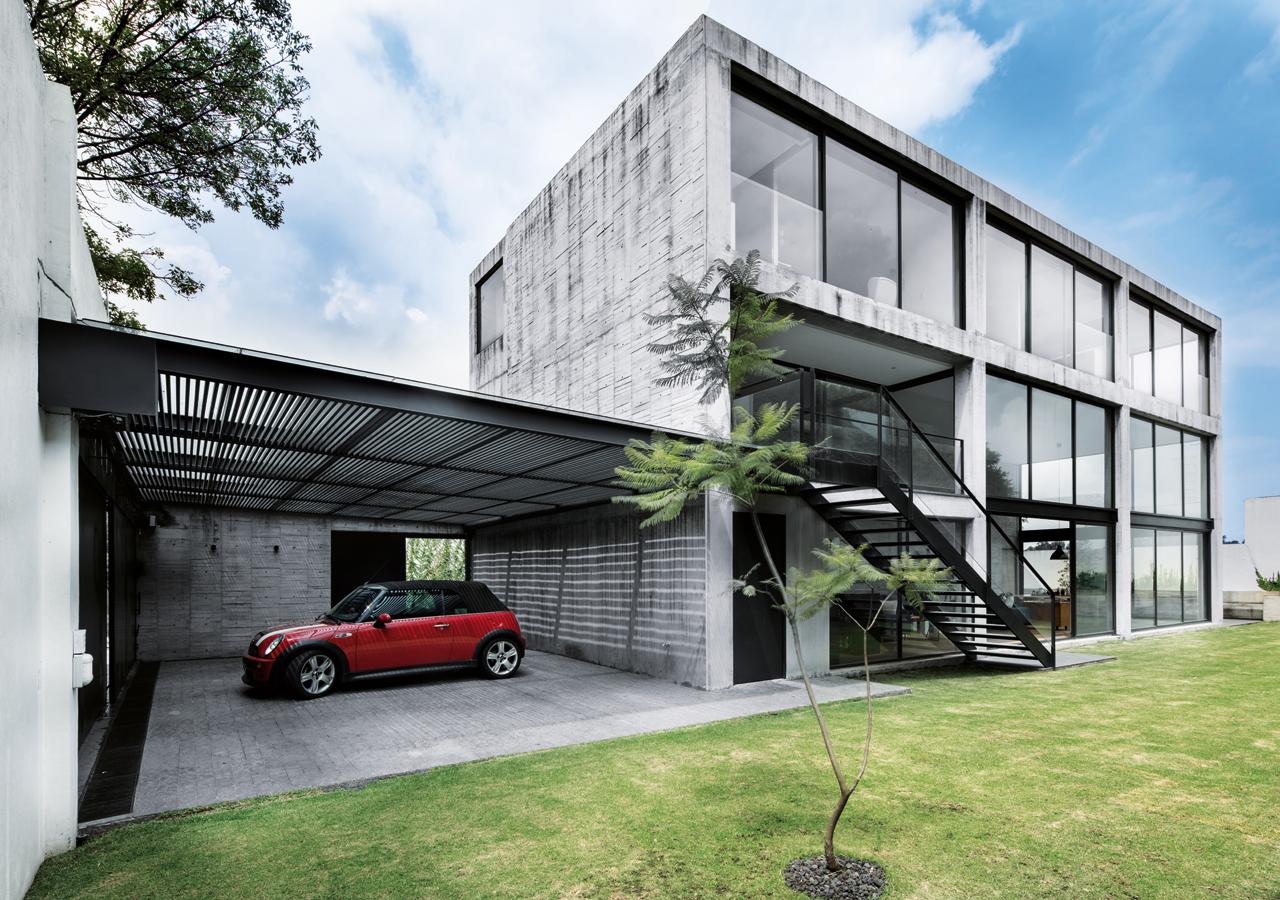 A Beautiful Minimalist Home in Mexico City