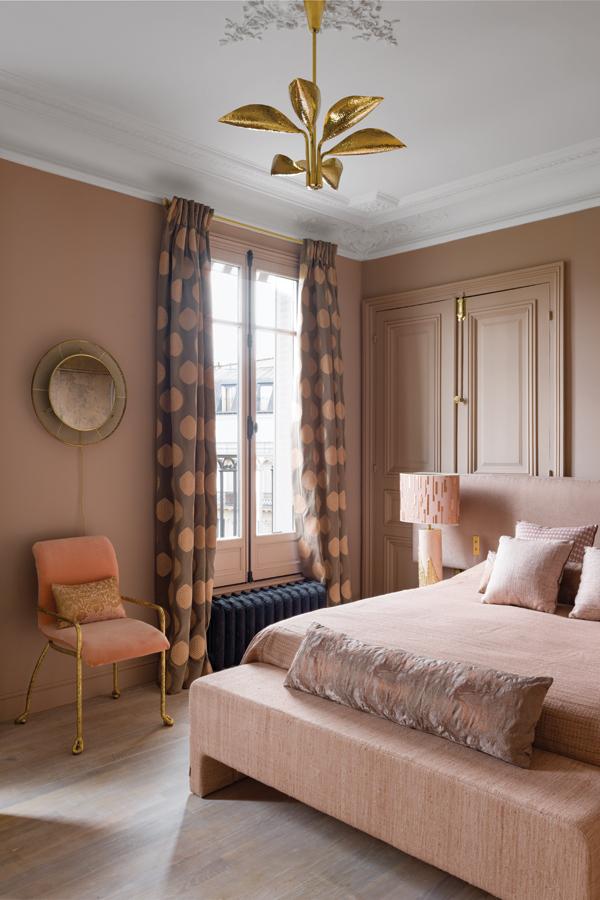 Inside a Quietly Luxurious Pied-à-Terre in Paris