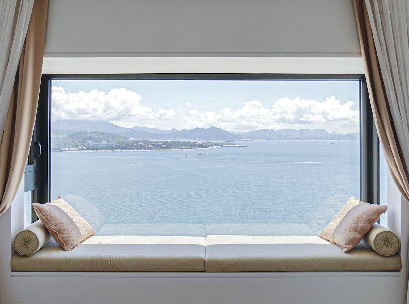 This Hong Kong Home Reimagines the Use of Picture Windows into a Pilgrimage of Light