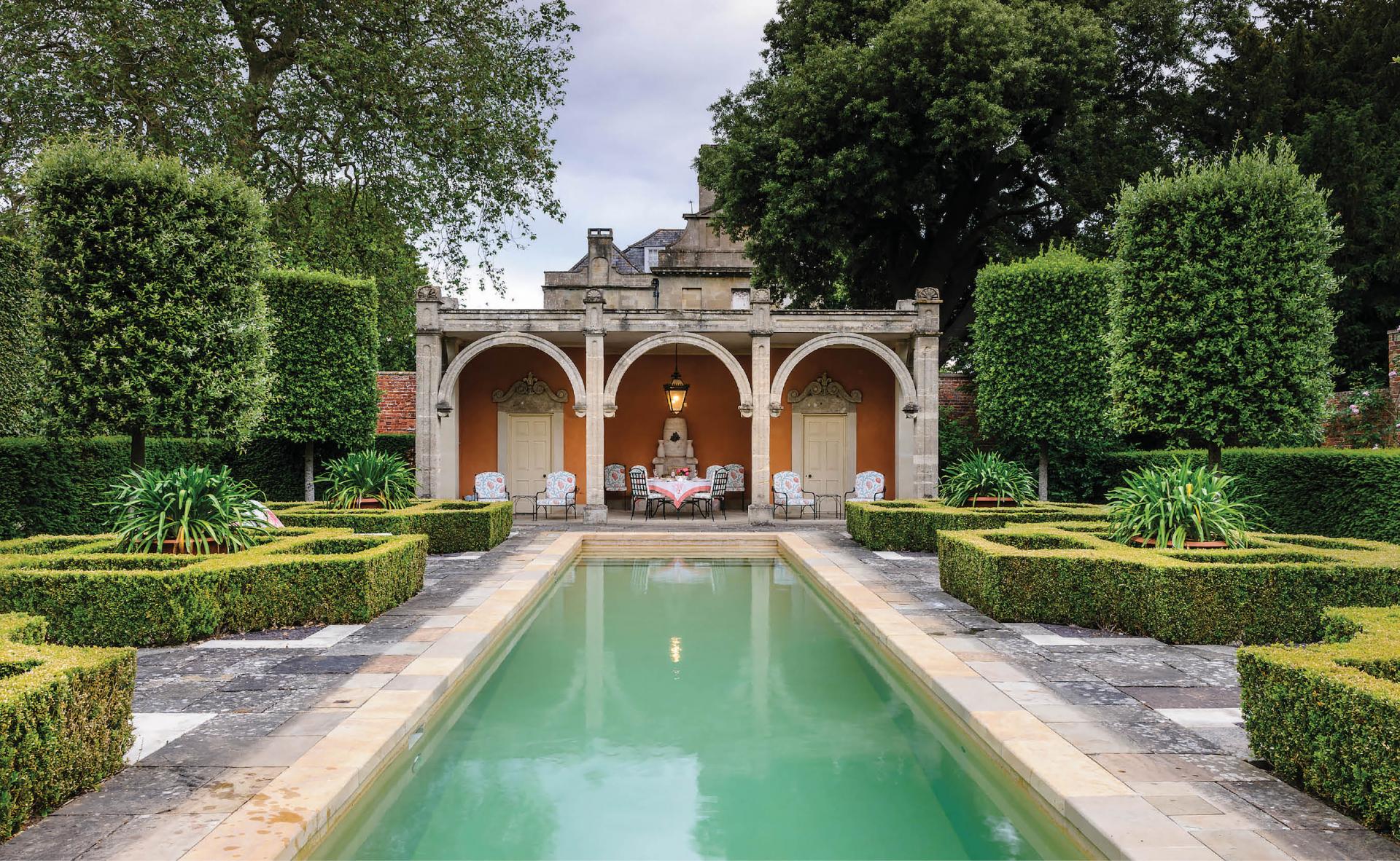 Inside a Captivating Estate in Wiltshire, South West England