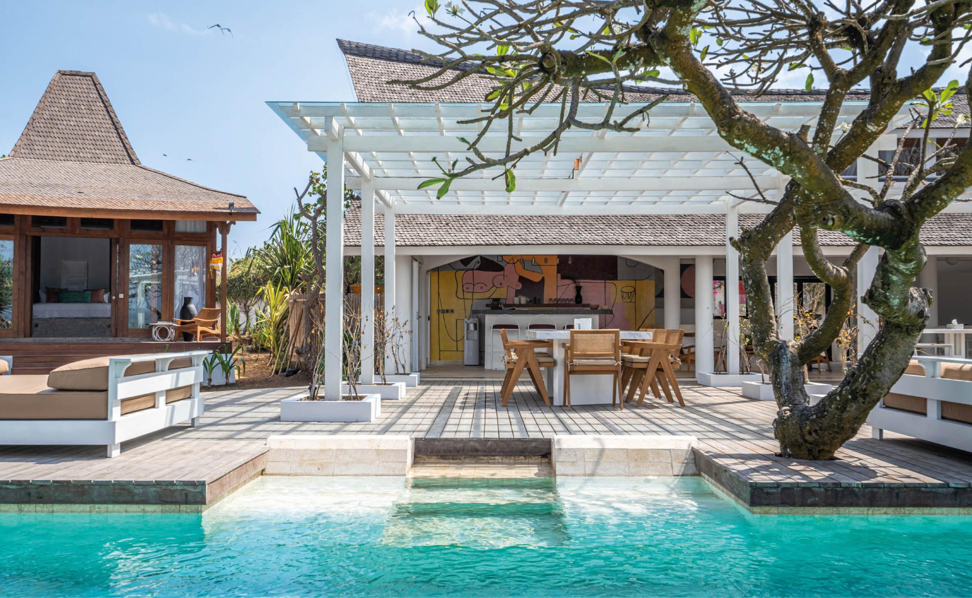 Enjoy a Five-Star Residential Experience in this Bali Cliffside Villa 