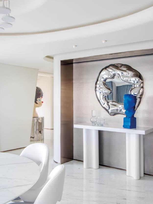 The Ethereal Beauty of the Ocean is Mirrored in this Zhuhai Duplex Penthouse