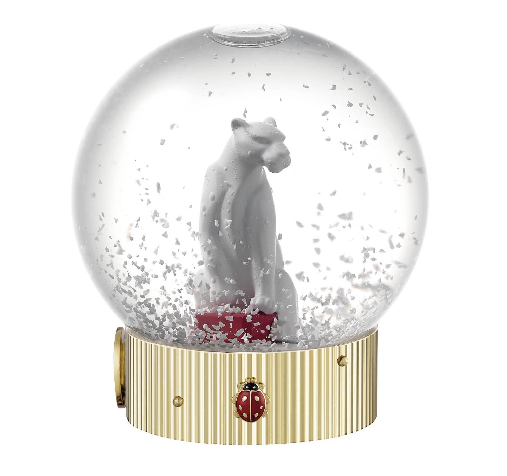 Treat Yourself to a Peaceful Christmas with Our Selected Embellishments