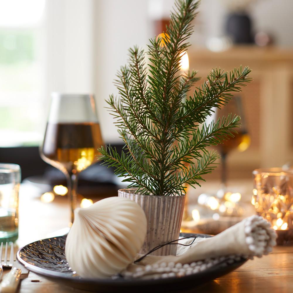 10 Scents To Make Your Home Smell Like Christmas 