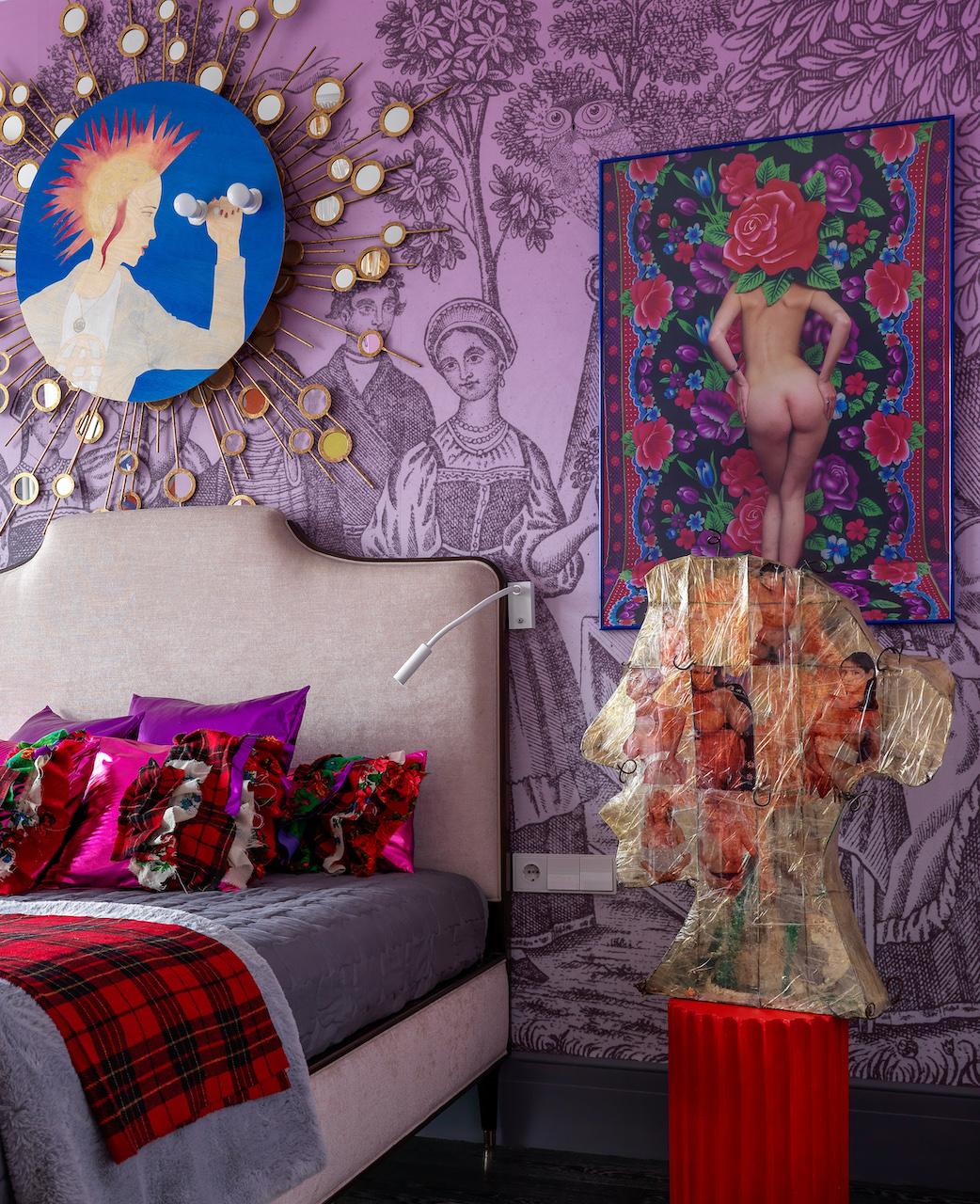 A Russia House Overflowing with Whimsical Decorations