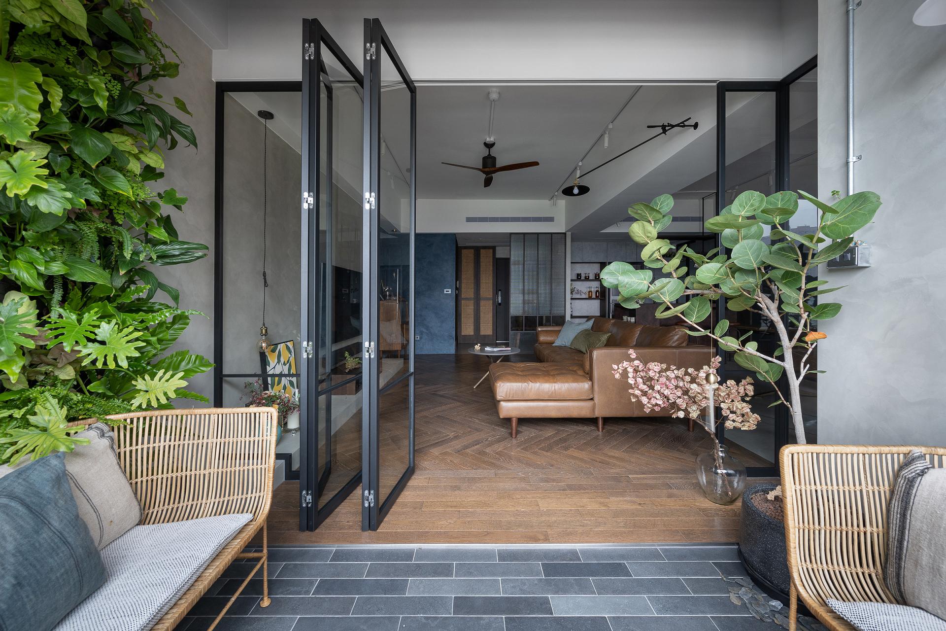 A Taipei Residence Bursting with Vintage Charm