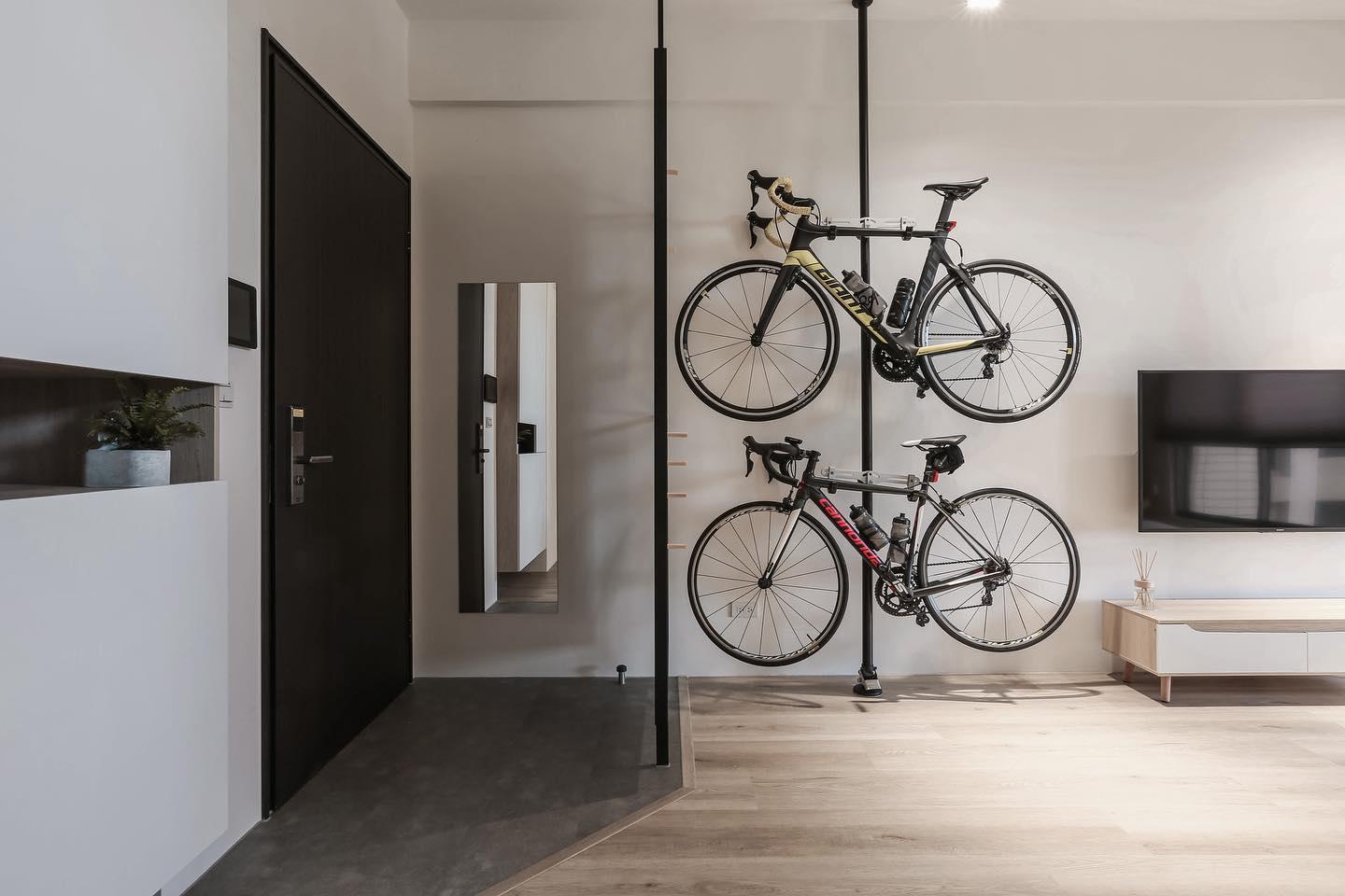 A Minimalistic Home For The Sporty Globetrotters