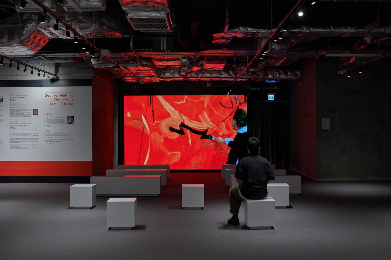 K11 MUSEA 舉辦首個藝術嘉年華，必睇藝術大師 Isa Genzken 8.5 米高巨型玫瑰藝術裝置