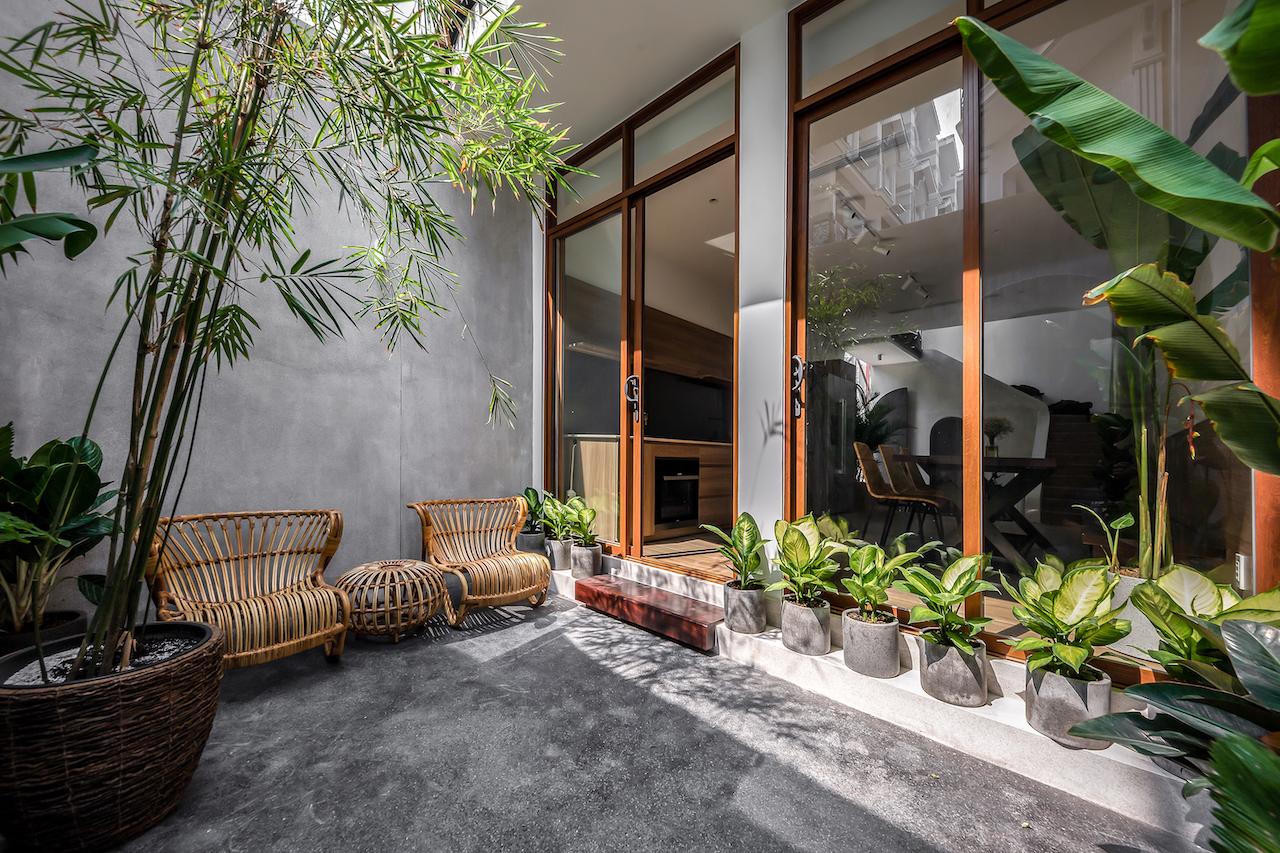 越南鬧市中的靜謐綠洲，為單身屋主提供舒適愉悅的空間