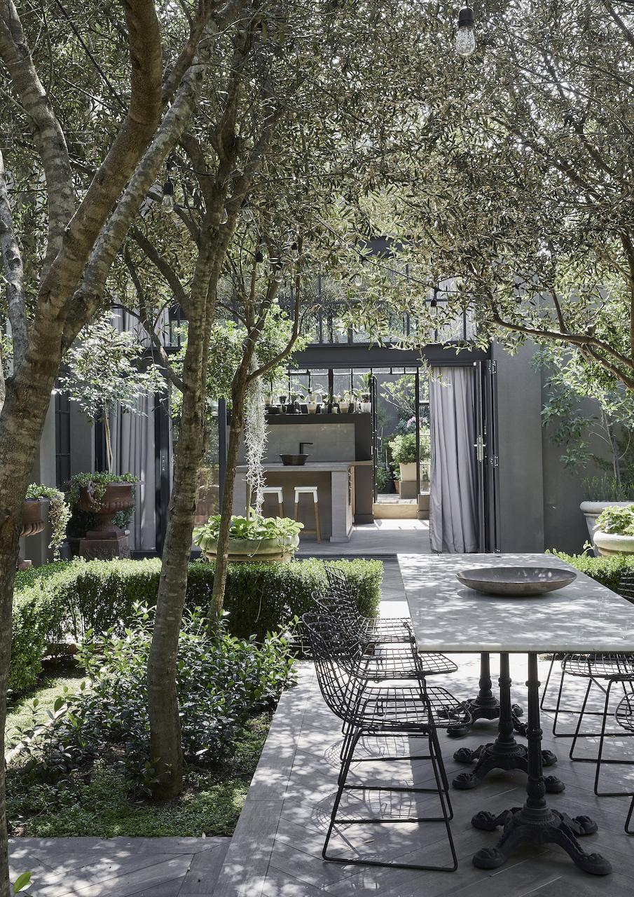 9 Best Outdoor Dining Spaces In The World 