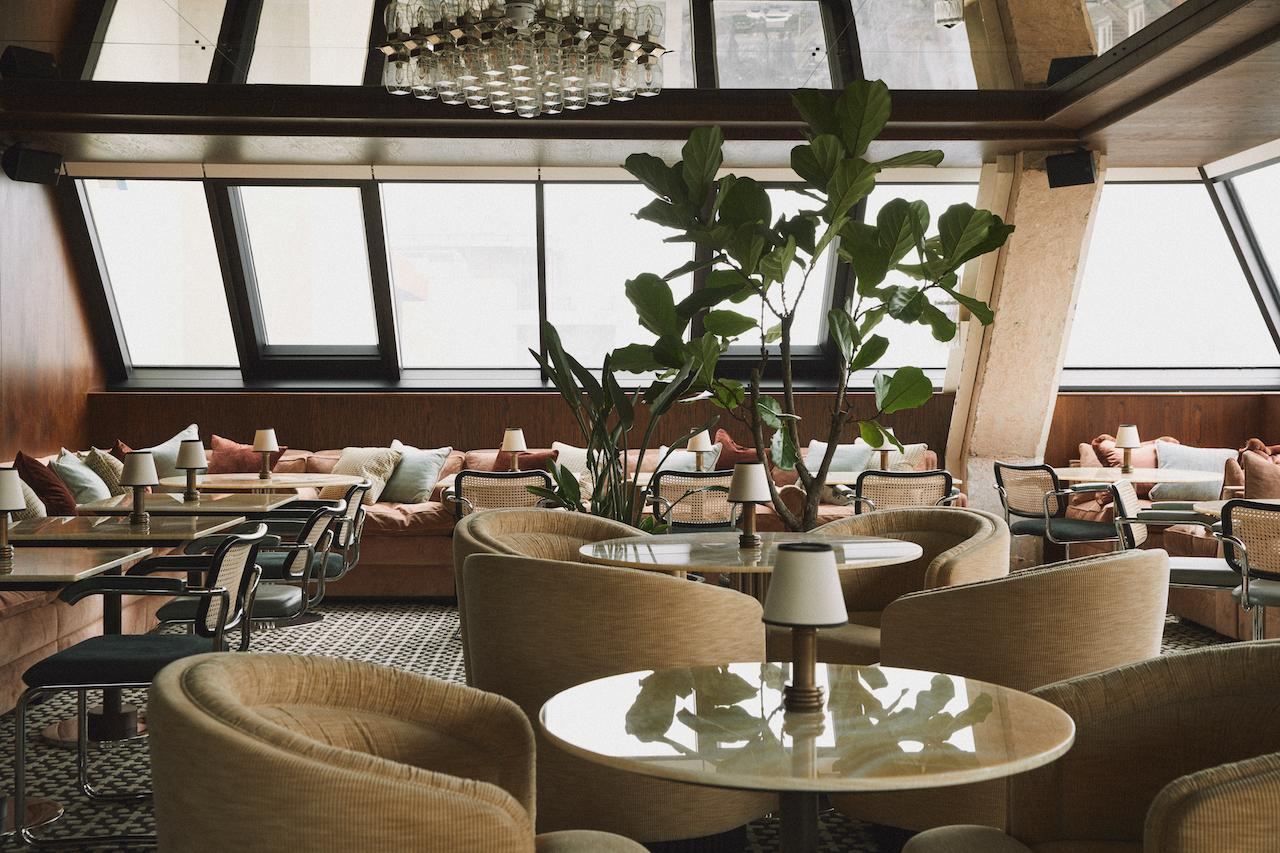 Peek Inside London's Soho House That Is Packed With '70s Glamour 