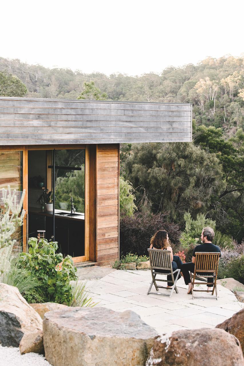 Inside a Sustainable Home In Tasmania That Pays Homage To Its Surrounding Terrain 
