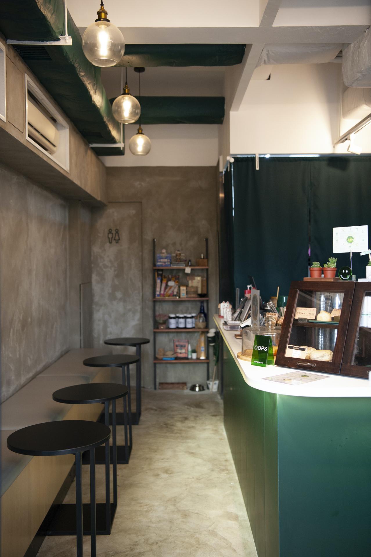 空少停飛期間經營CBD咖啡店，西貢Oops Cafe延續未完成的旅遊故事