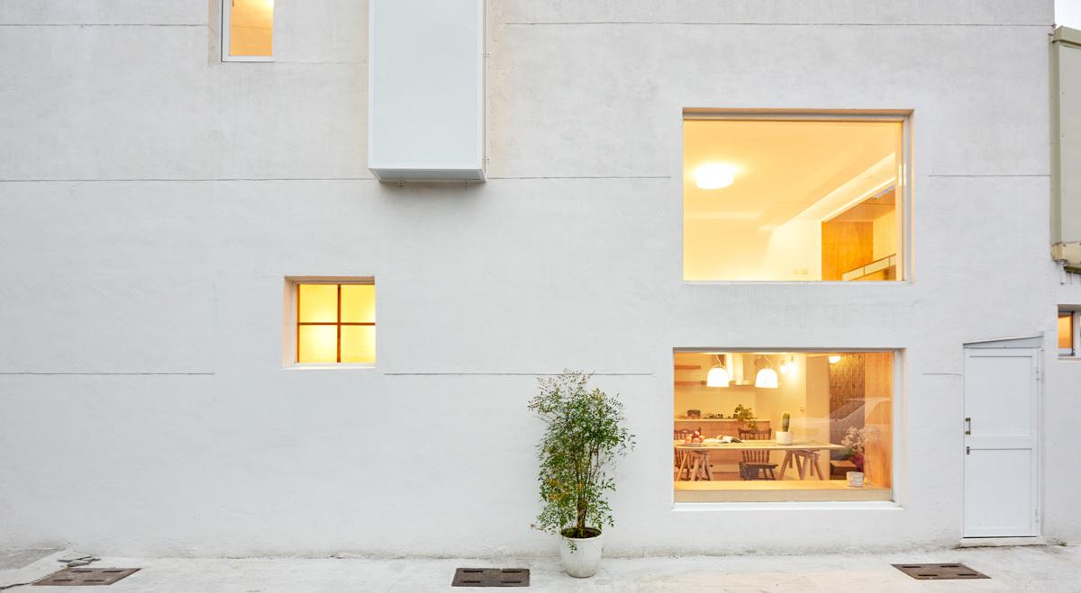 This Tranquil Taiwan Home Showcases the Power of White Space