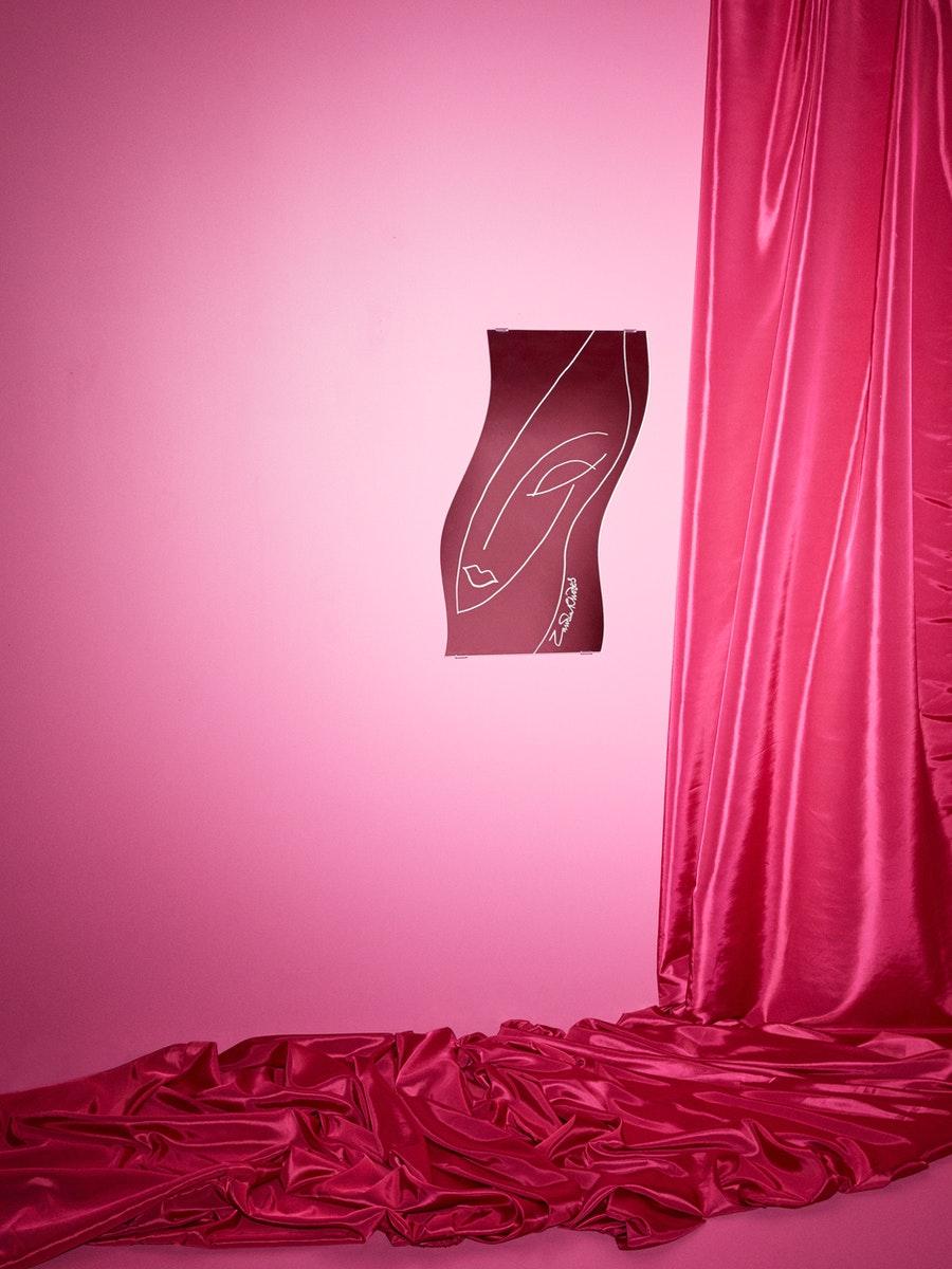 為初秋添上一絲華麗色彩吧！IKEA X Zandra Rhodes推出夢幻粉色KARISMATISK聯乘系列