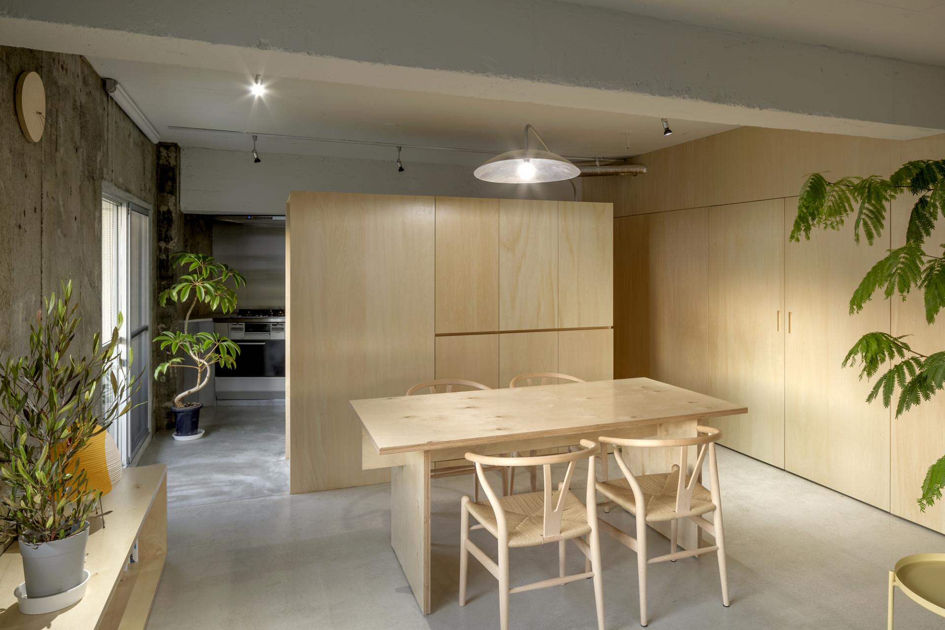 A 731-Square-Feet Japan Home Gets A Total Overhaul 