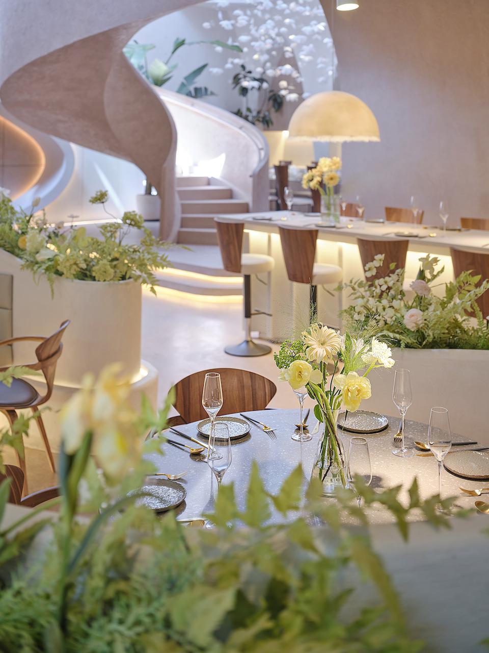 The New Tomacado Restaurant at Shanghai IFC is a Secluded Paradise in the Bustling City