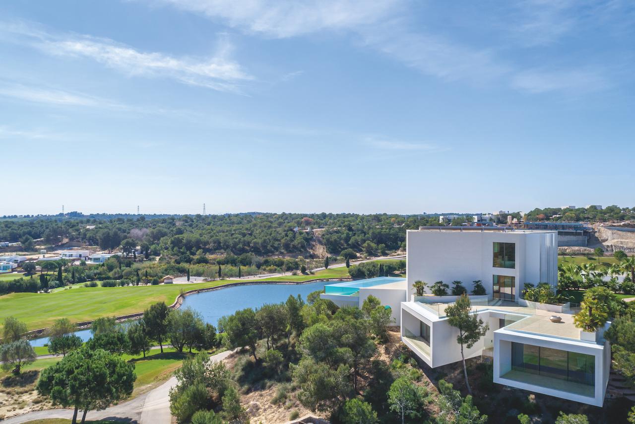 Property Investment: Costa Blanca Villa in Spain